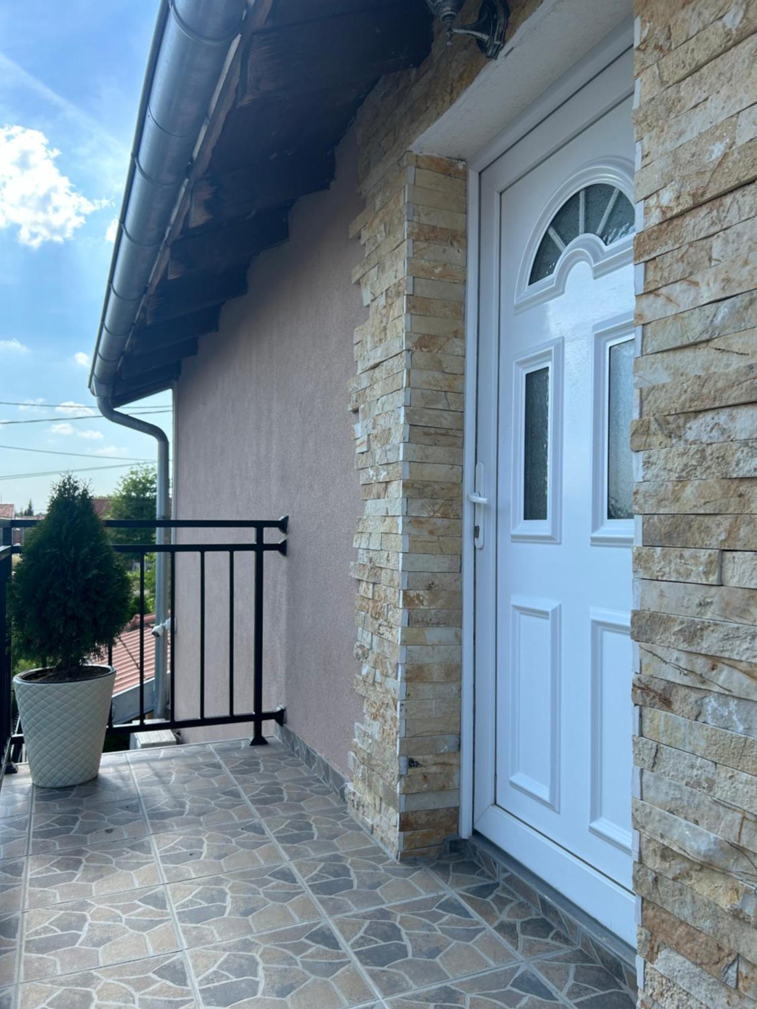 Apartman Diamond Lux Surčin Kültér fotó